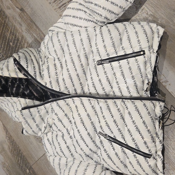 Maniere De Voir Reversible Monochrome Puffer Jacket - Picture 12 of 14